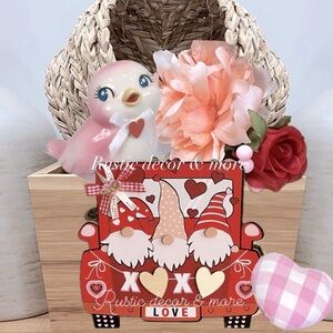 💕 Valentine’s Day Red  Truck Gnomes Sign